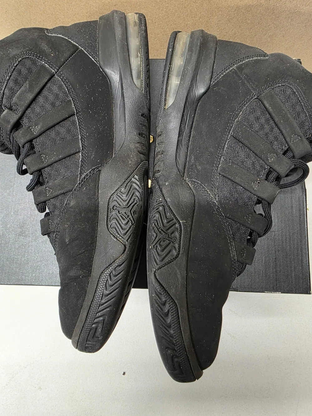 Jordan Max Aura in Black/Black - style AQ9084-001 -  Men's Size 8